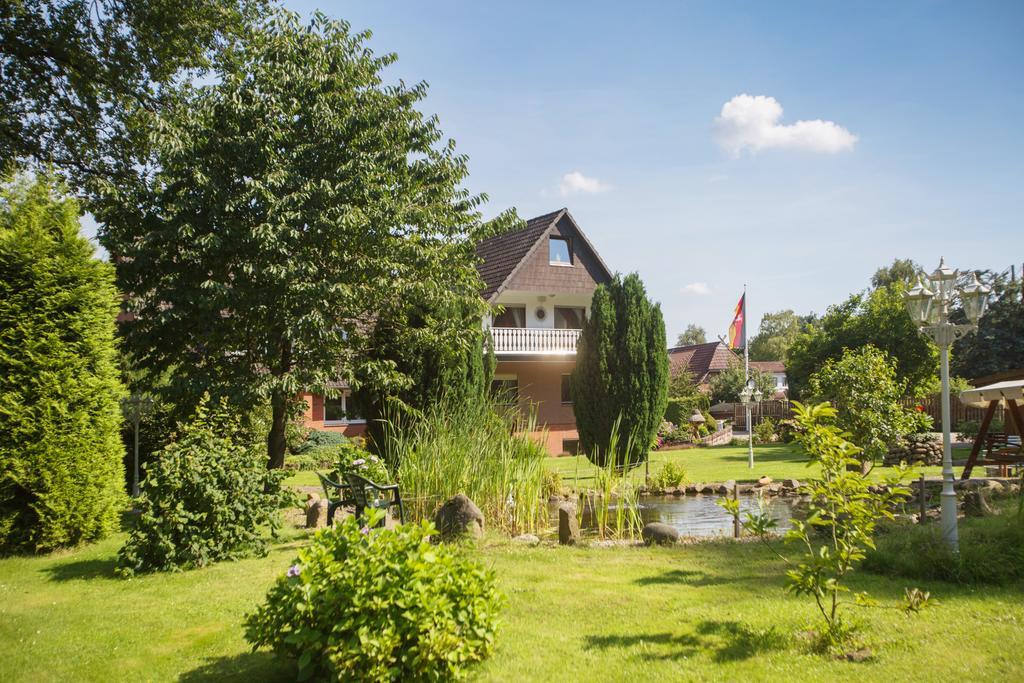 Pension Schmidt Rosengarten  エクステリア 写真